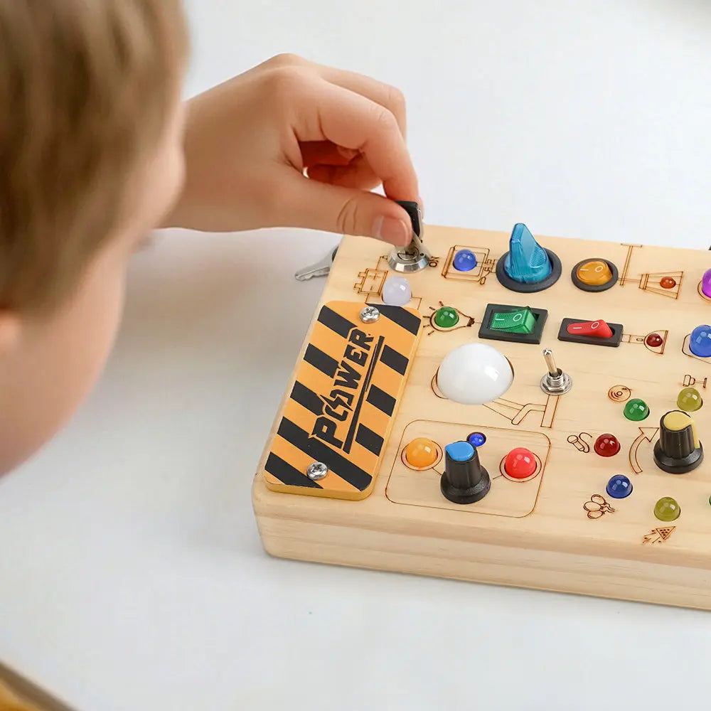 Montessori Busy Board for 2-3 Year Olds: A Guide to Learning Through Play - Joyreal